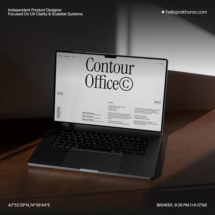 Contour Office© website on a laptop in a dark room